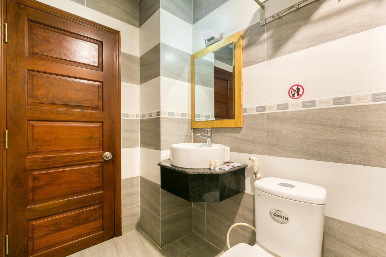 Oyo 652 Monaco Hotel Ho Chi Minh City Bagian luar foto